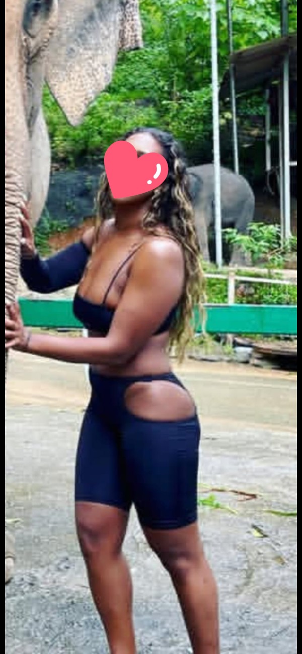 LA MORENAZA ARDIENTE QUE BUSCAS EN LA MACARENA 24HRS