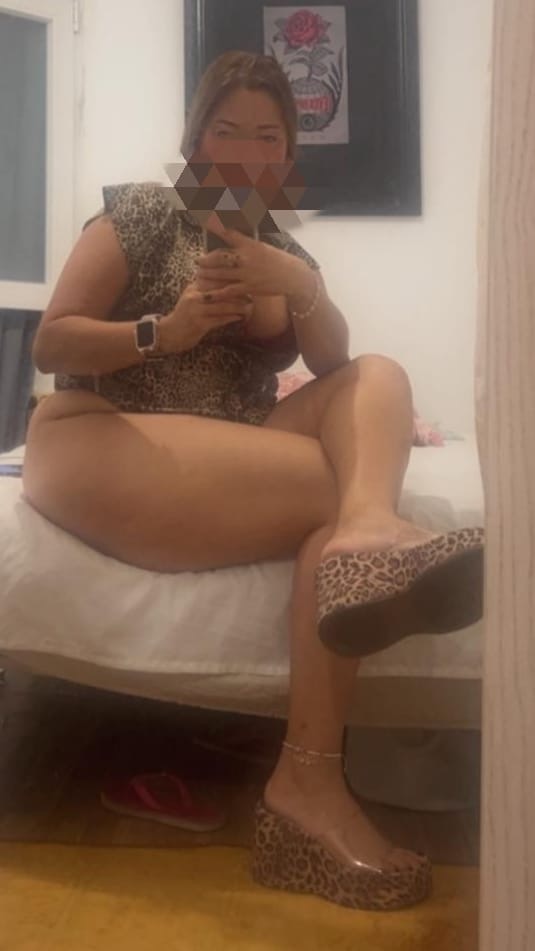 COLOMBIANA CARIÑOSA COMPLACIENTE,Y FIESTERA. CADIZ CAPITAL