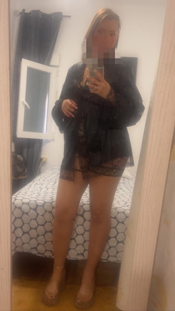 COLOMBIANA CARIÑOSA COMPLACIENTE,Y FIESTERA. CADIZ CAPITAL