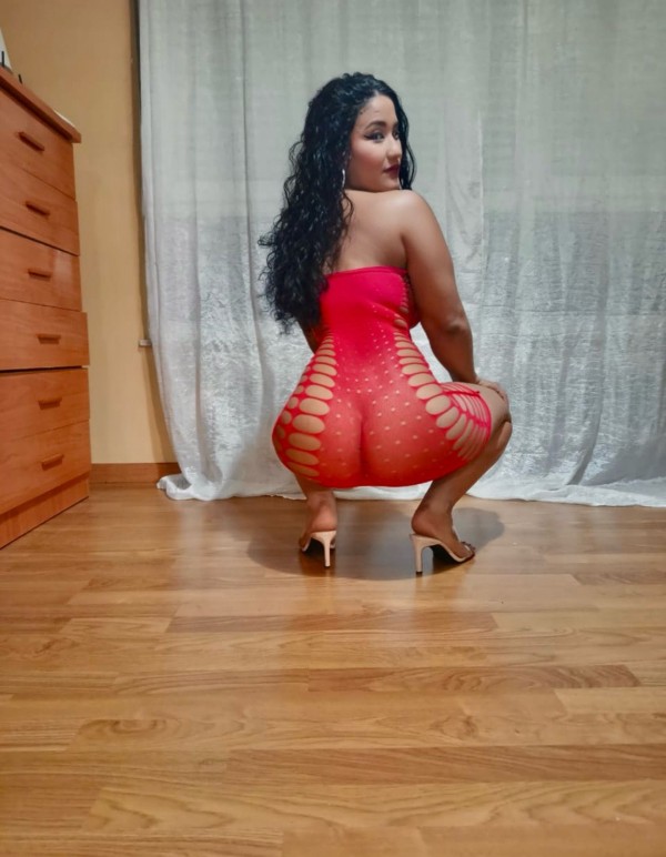 Novedad morena sexy y fiestera