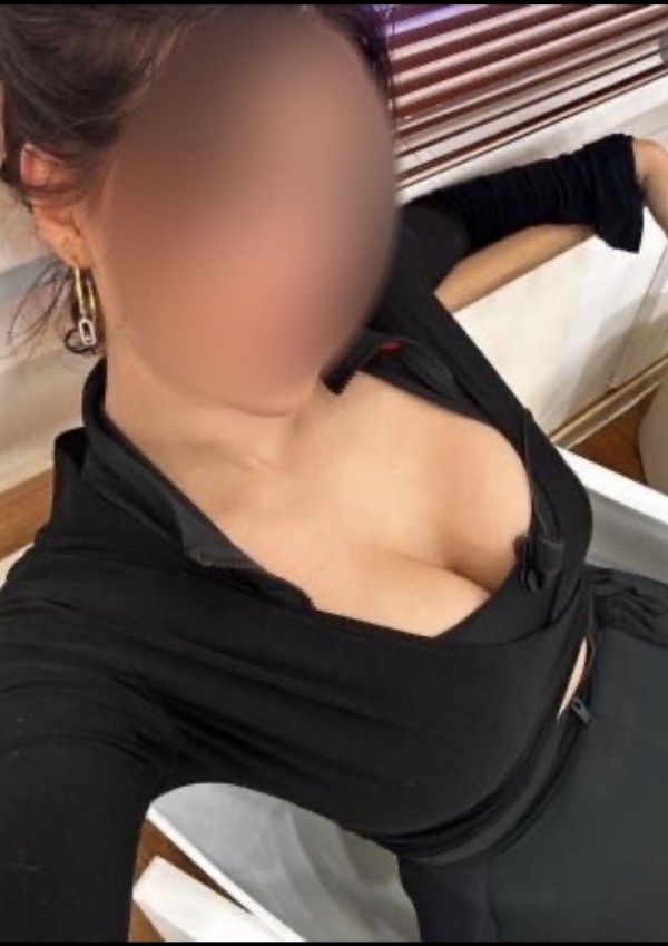 Mavie Masajista y scort