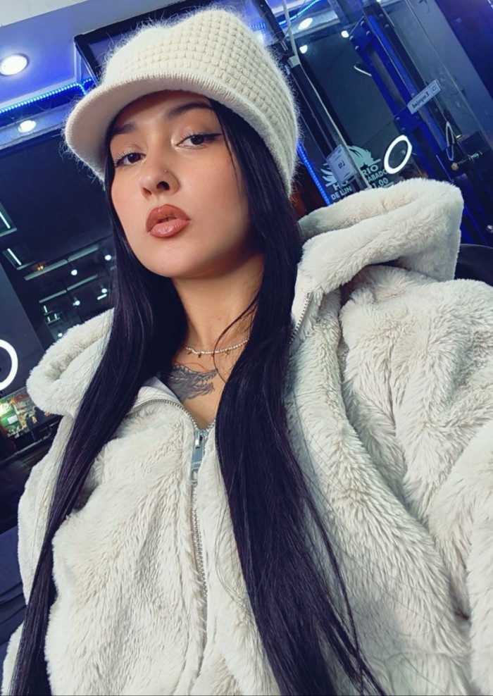 SE QUE VOLVERAS UNA Y OTRA VEZ…SOY UNA ADICCION.