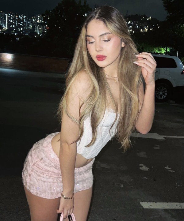 NOVEDAD EN VITORIA CHICA FIESTERA