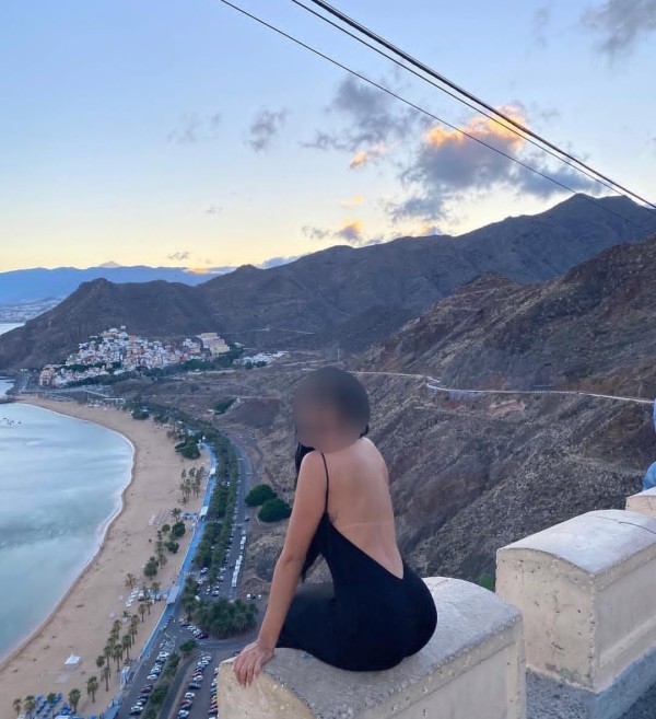 ANAÍS mujer de alto standyng Tenerife NUEVA EN LOS CANCAJOS