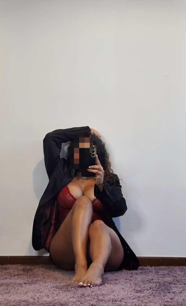 Exótica y elegante morenaza de Lujo piso privado