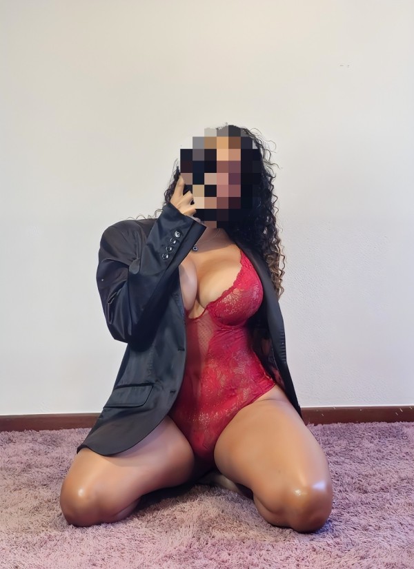 Exótica y elegante morenaza de Lujo piso privado