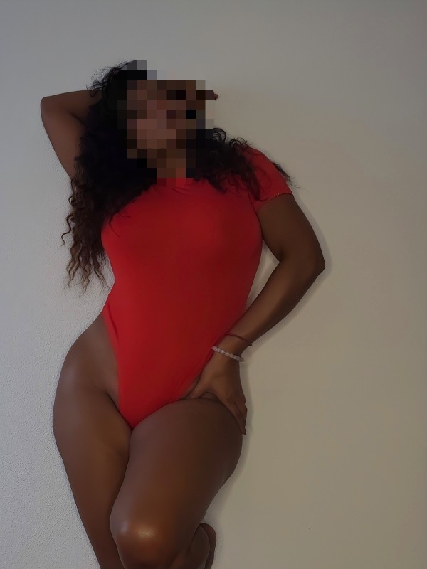 Exótica y elegante morenaza de Lujo piso privado