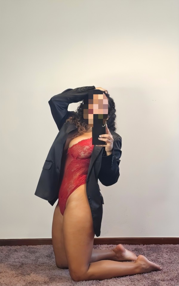 Exótica y elegante morenaza de Lujo piso privado