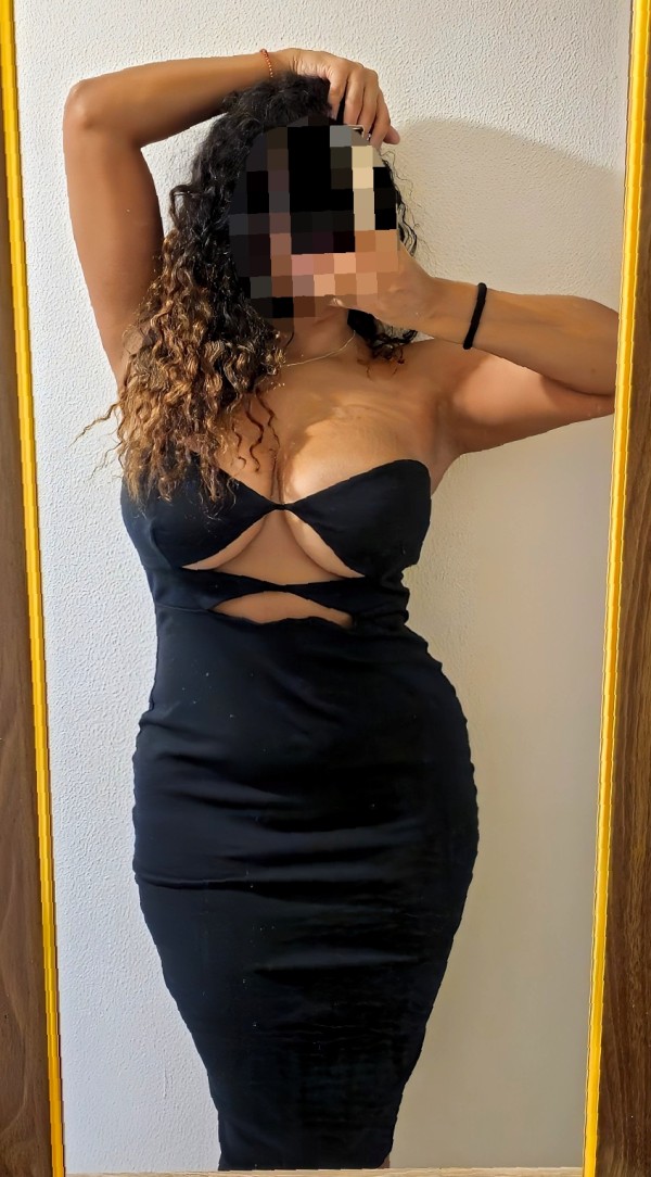 Exótica y elegante morenaza de Lujo piso privado