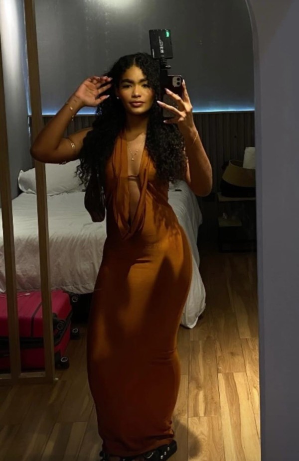 BELLEZA DE PELO RIZADO,FIESTA Y SEXO A TOPE EN ALCOY