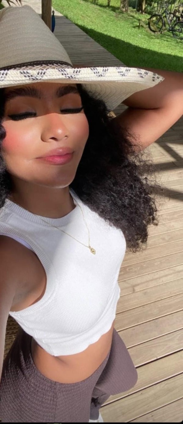 BELLEZA DE PELO RIZADO,FIESTA Y SEXO A TOPE EN ALCOY