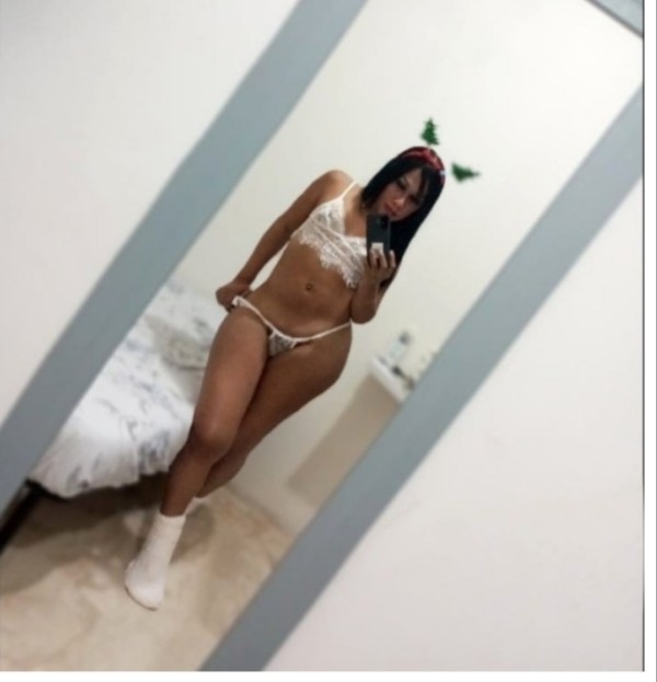 EXUBERANTE MORENA EN TU CUIDAD