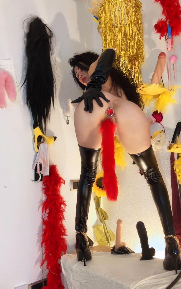 Yalena tri plato ardiente con juegos y fiesta de BDSM 634346521