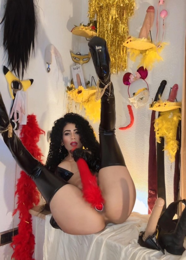 Yalena tri plato ardiente con juegos y fiesta de BDSM 634346521