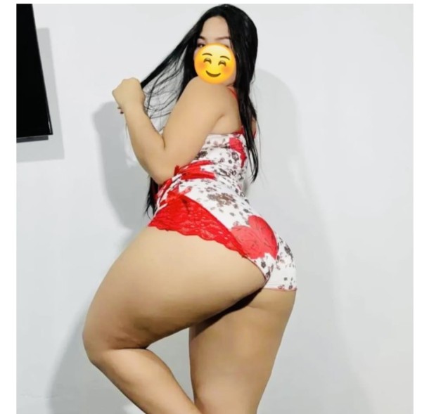 Morenaza espectacular fiestera sexy y atrevida