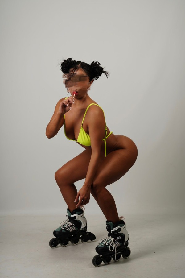 Soy mia estoy cachonda bien mojadita atencion a  atencion a parejas