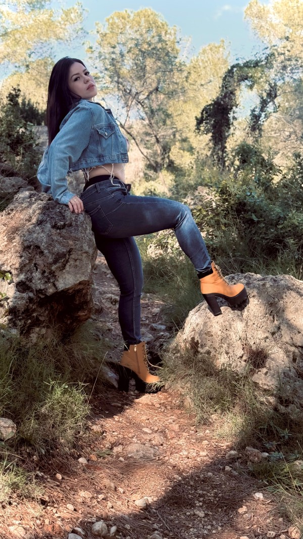 JOVEN MORBOSA, COMPLACIENTE Y FIESTERA 24 HRS