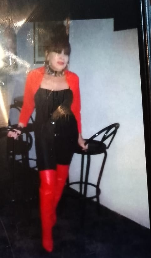 SEÑORA MADURA RUBIA BRASILEÑA REGRESO FABRA I PUIG