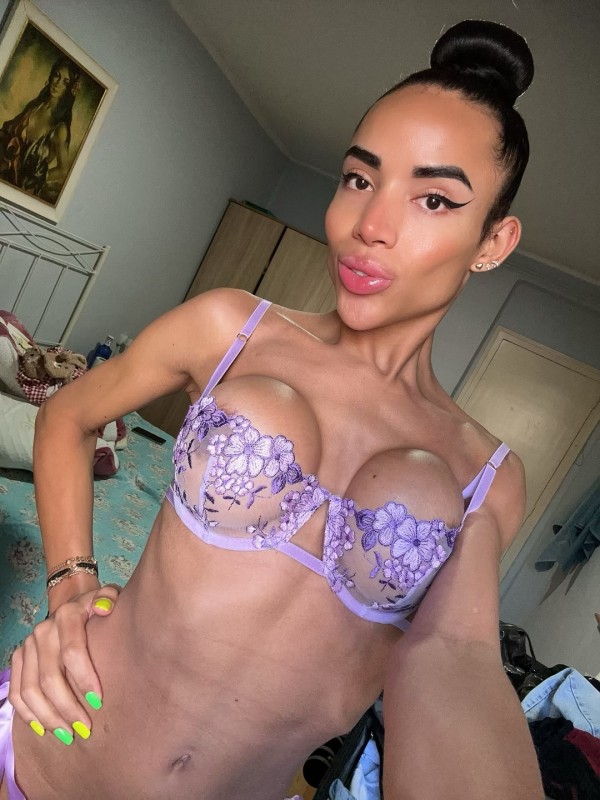 Tamy jovencita fémina trans