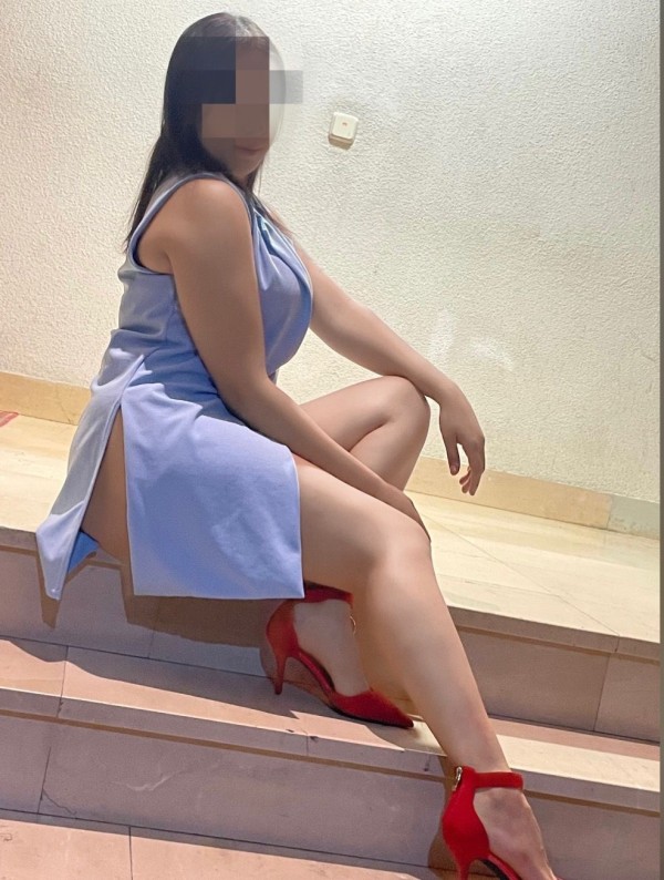 MANUELA un peligro elegante