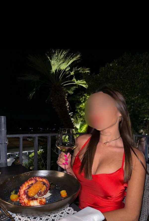 AMAYA 30 años, ELEGANCIA QUE SEDUCE Y TE ENVUELVE…