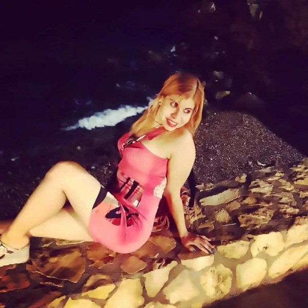 TRANS CON GLAMOUR, Y SUS AMIGUITAS FIESTERAS