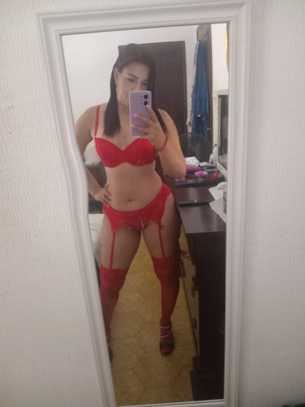 LORENA 32 años, SEDUCTORA y muy FOGOSA…