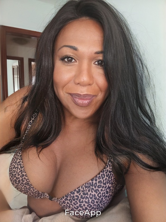 Trans dominadora fiestera fiesta solita guarra