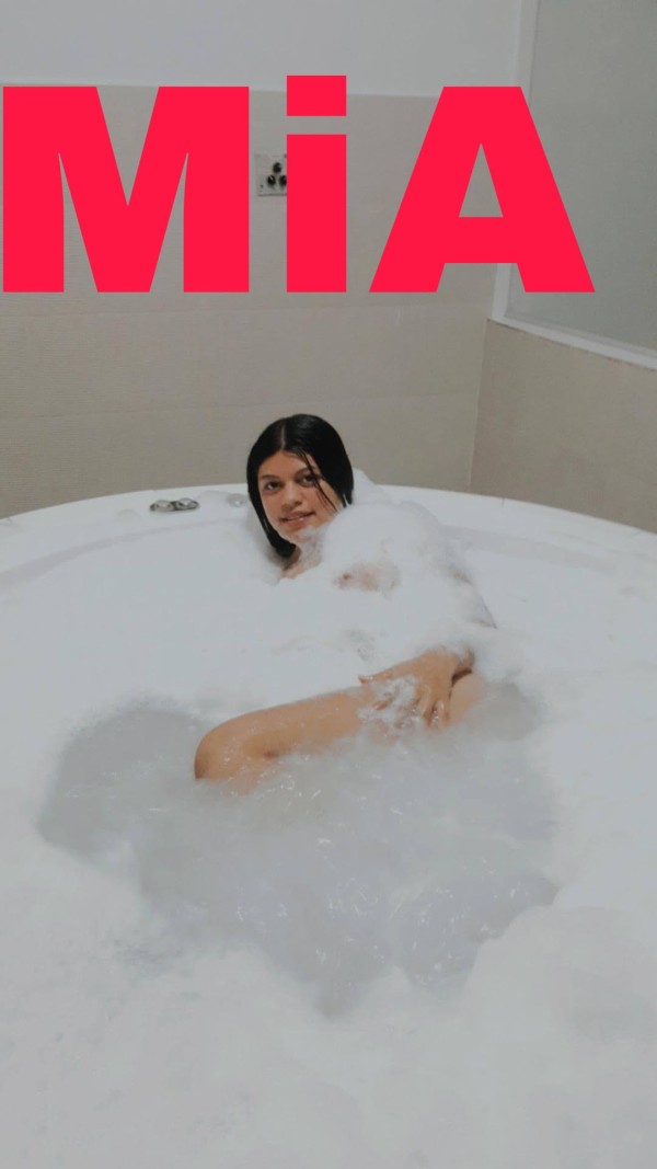 MIA Y  SUPER FIESTERA SUPER FIESTERA