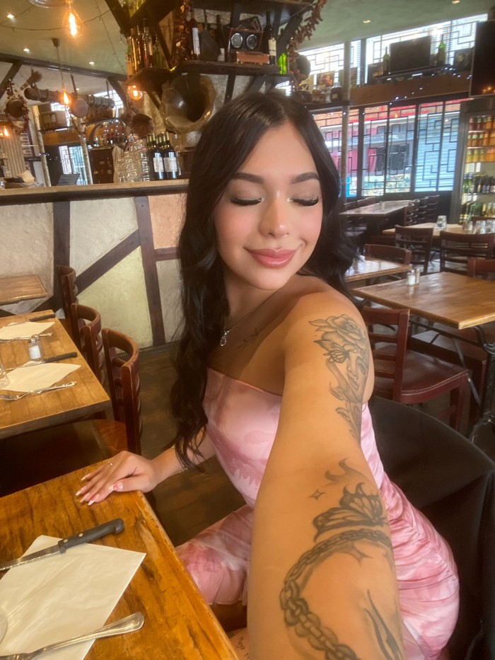 MICHELLE TRANS ACTIVA Y MUY CALIENTE EN VALENCIA