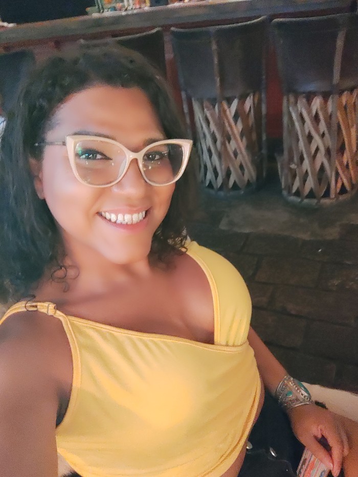 Noche de fiesta sexo y placer morena latina ahora