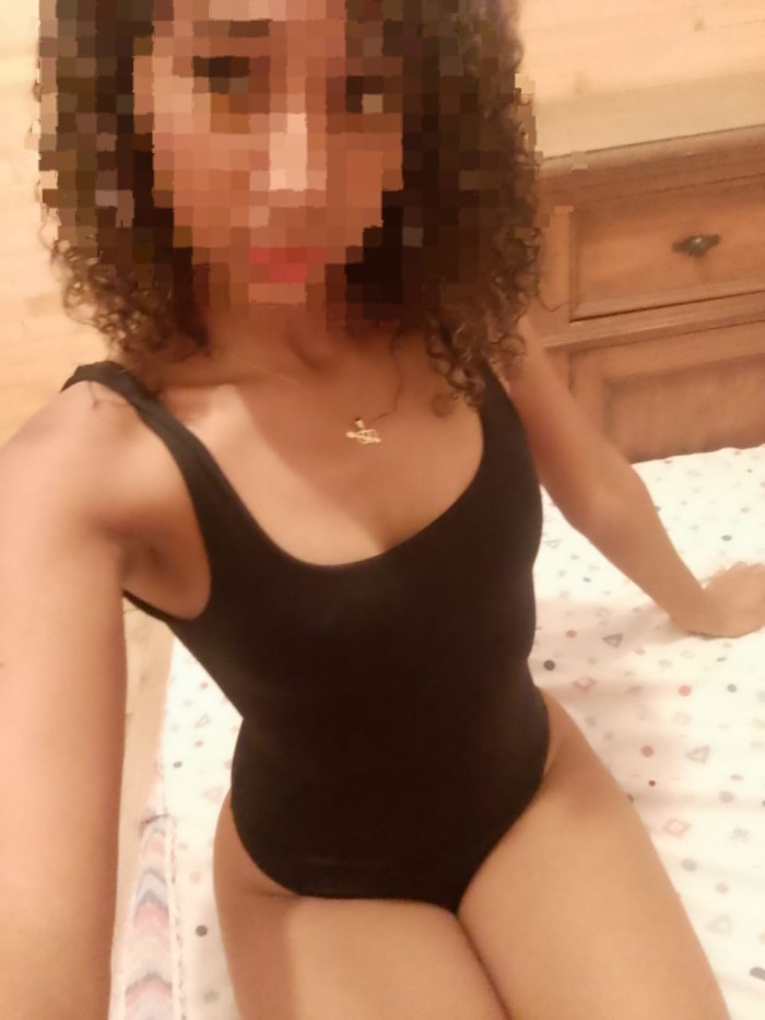 MORENA Y GUARRA, TE ESPERO EN MI HABITACIÓN