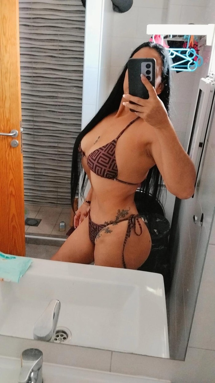 En arafo guapa latina solo salidas y coche