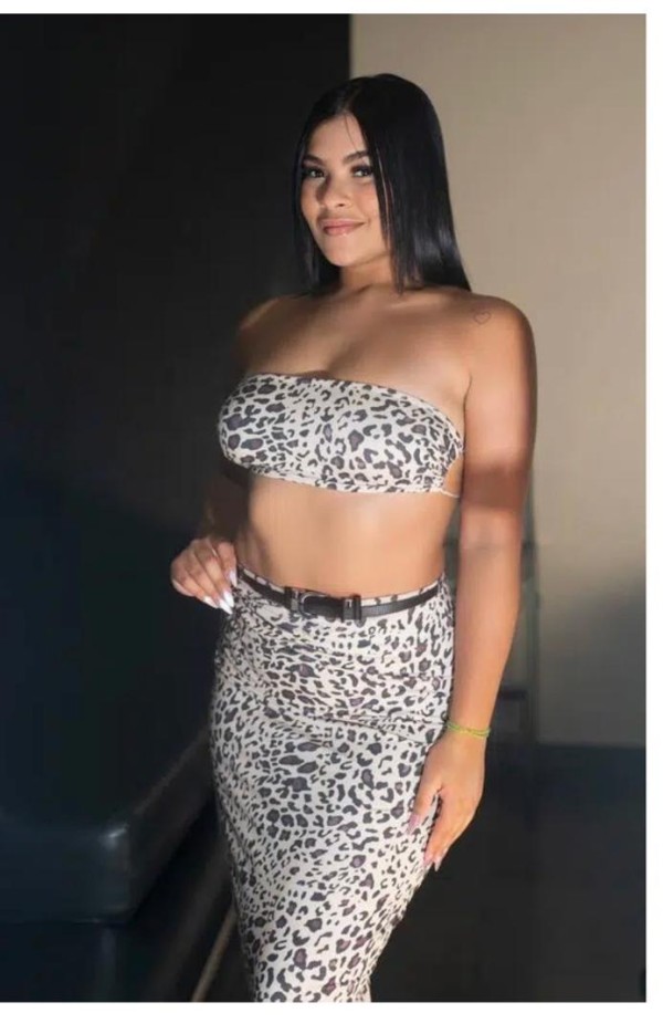 Impresionante chica colombiana elegante