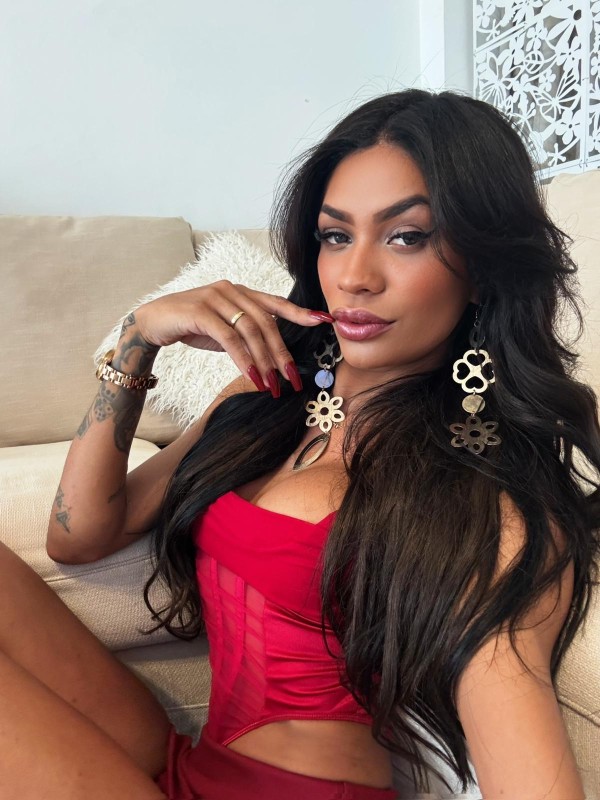 brasileña pollona Píso privado