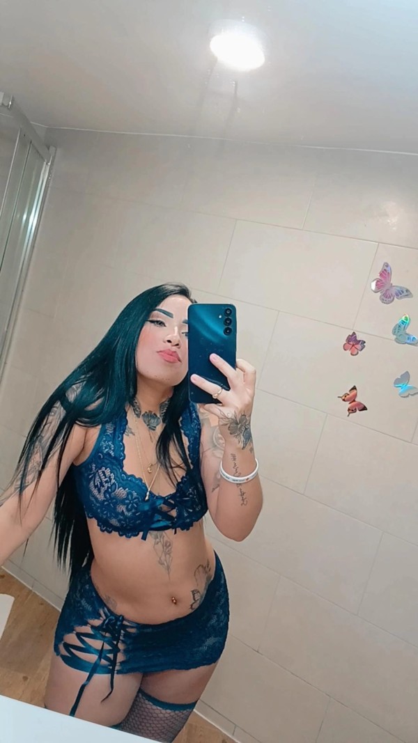 SENSUAL Y JUGUETONA LATINA