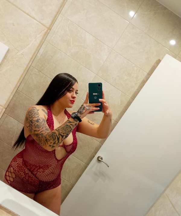 PRIMERA VEZ Sofía Novedad jovencita colombiana