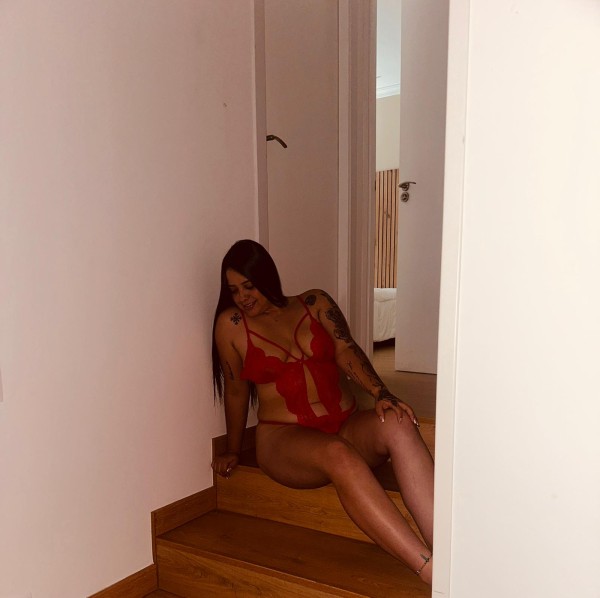 PRIMERA VEZ Sofía Novedad jovencita colombiana