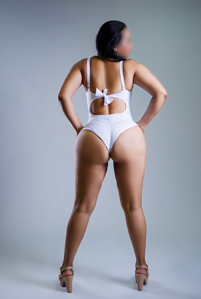 SEXY, SENSUAL Y MUY JUGUETONA