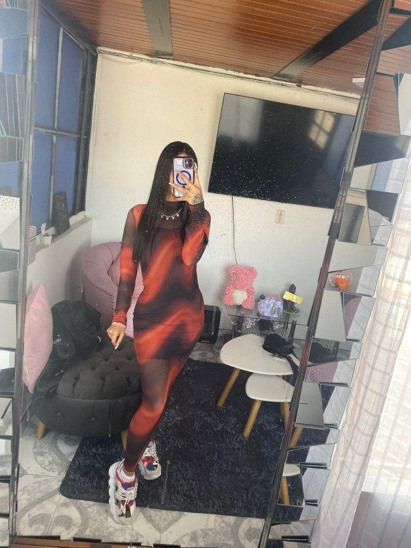 ALISON 19 años, UNA EXPLOSIÓN DE DESEO Y SENSUALIDAD…