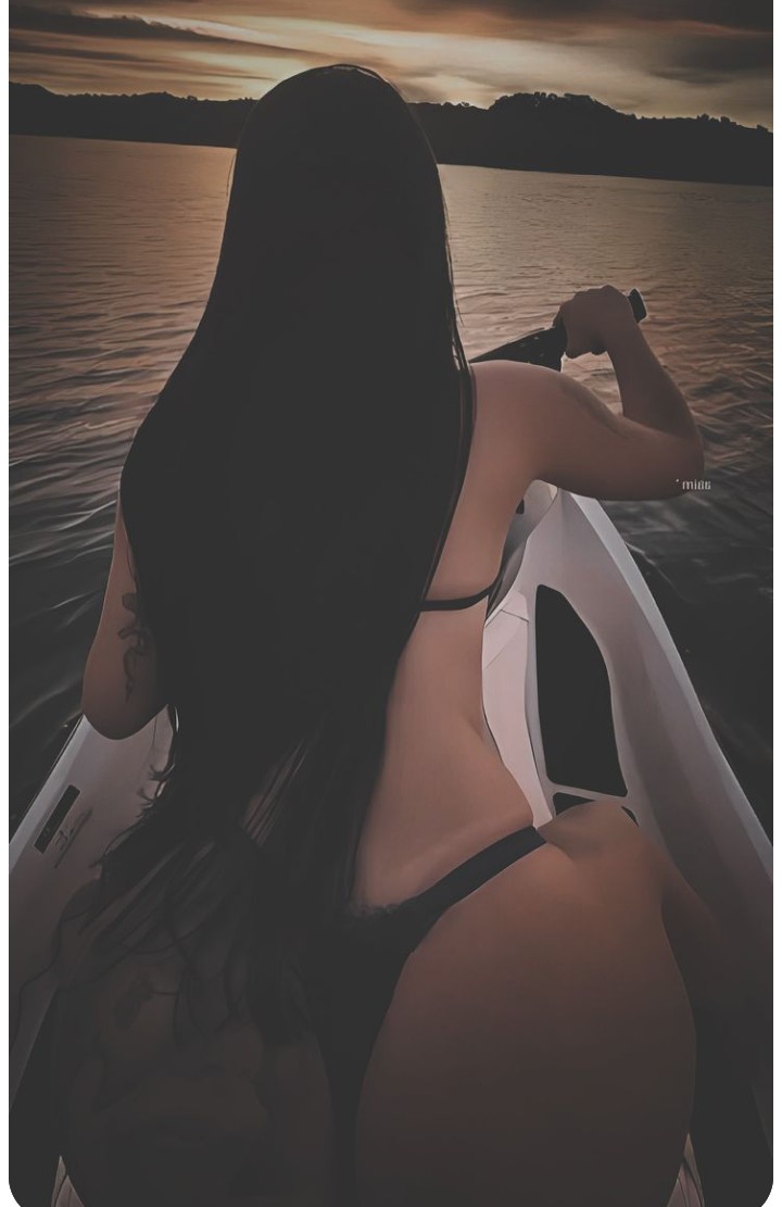 NATURAL Y HERMOSA LATINA ME ENCANTA SEXO FRASES