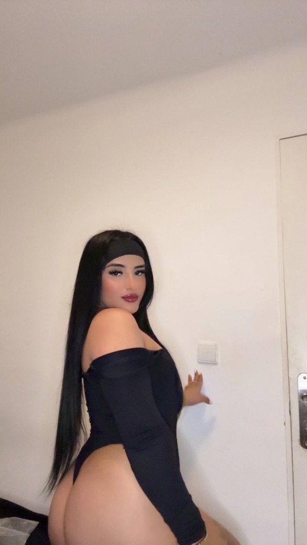 SOY MIA UNA RICA COLOMBIANA SUPER CAÑERA