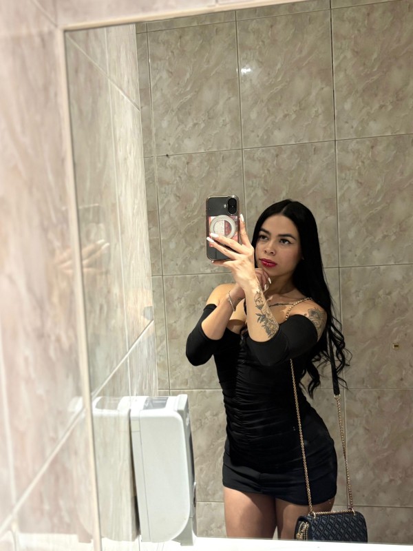 Flaca mamacita fiestera