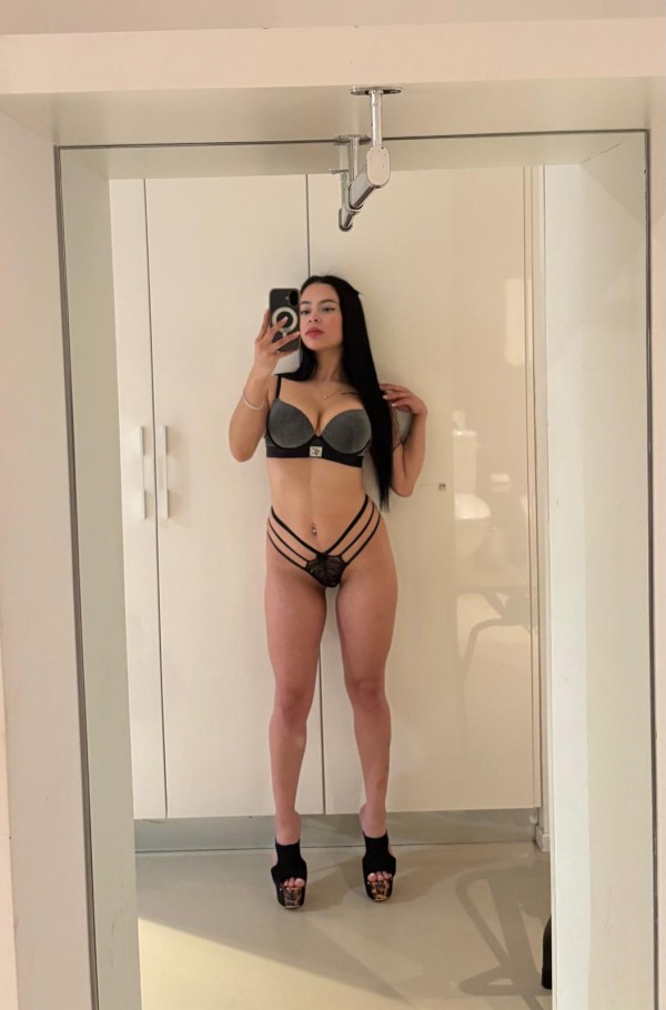 Flaca mamacita fiestera