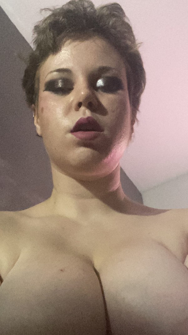 Chica joven y fogosa