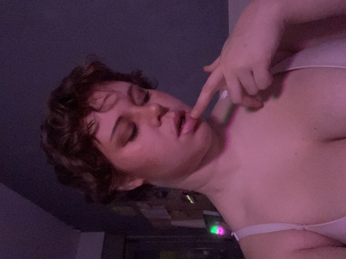 Chica joven, juguetona y discreta para pasar in bu