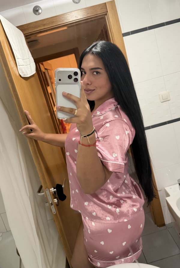 MUJER CON POLLA REAL SIN ENGAÑO ,FOTOS CASERAS