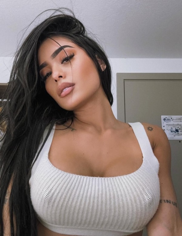 Nicol, hermosa latina dispuesta a todo