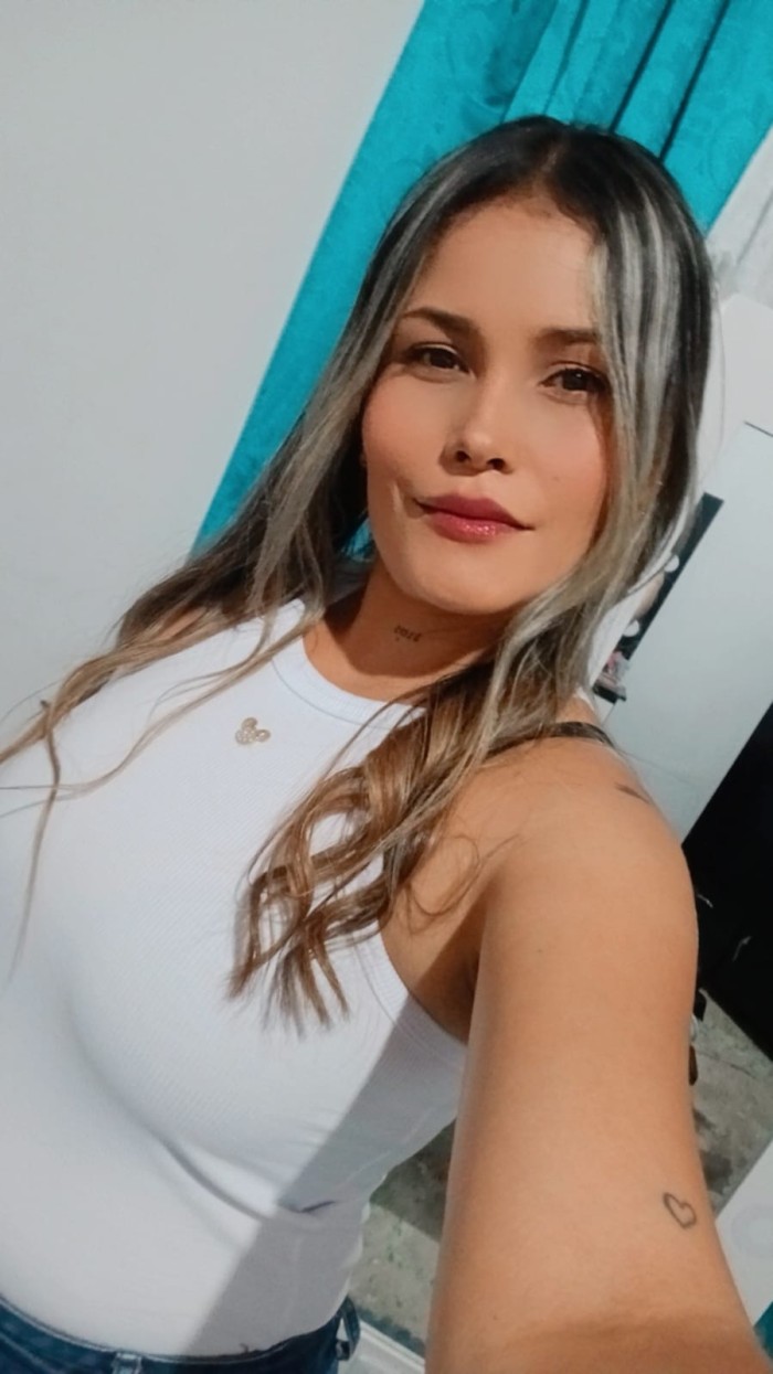 MODELO LATINA DIVERTIDA Y TRAVIESA EN TORRASA