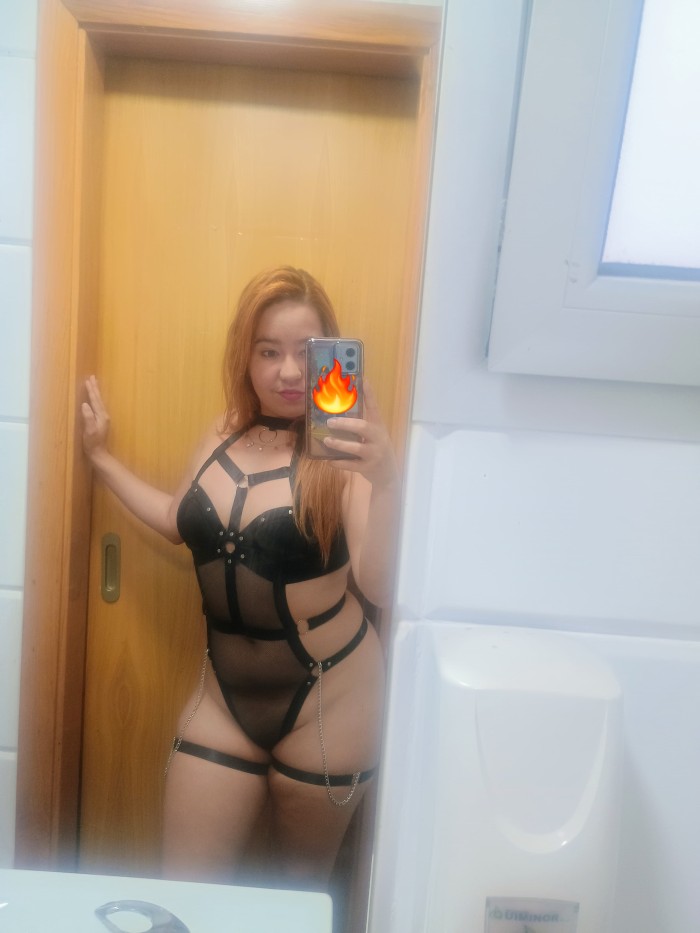 MIA!! JOVENCITA MUY COMPLETA 24H SALIDAS EN PONTEVEDRA SANSENXO